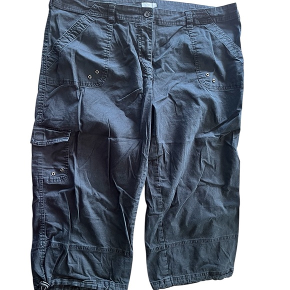 Navy Cargo Capri Pants, size 16 - Picture 1 of 4